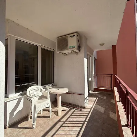 Privilege First Line Sea דירה