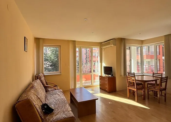 Privilege First Line Sea アパート エレニテ